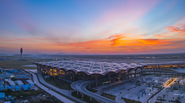 国智造”照亮“一带一路”标志性工程j9九游会登录打造光影标杆!“中(图2) 国智造”照亮“一带一路”标志性工程j9九游会登录打造光影标杆!“中(图2)